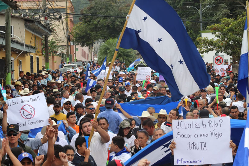 Iglesias y Gobierno en confrontación: cómo la religión está transformando el poder político en Honduras