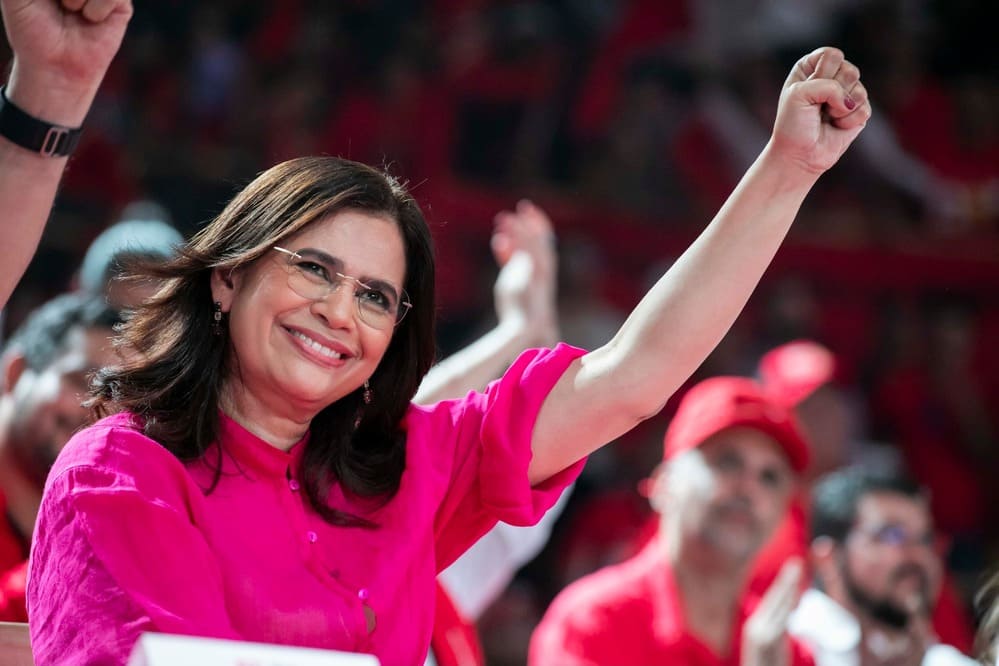 Encuestas muestran caída de LIBRE: Rixi Moncada ahora en tercer lugar