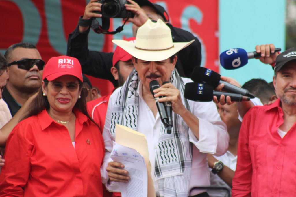 Honduras: La Entrega de Bonos de LIBRE Bajo el Foco Electoral